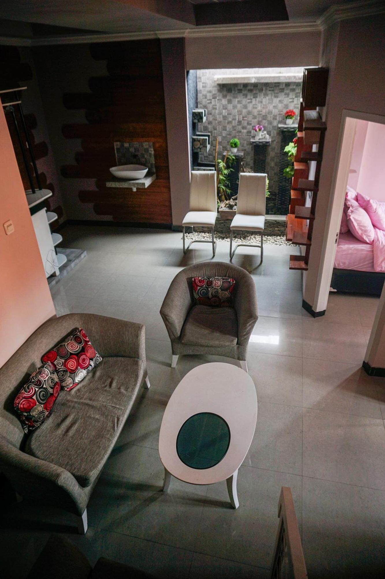 Gigafa Homestay Probolinggo Εξωτερικό φωτογραφία